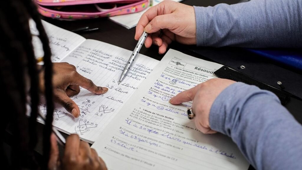 A Propos accompagnement scolaire a des enfants en difficulte, antenne du secours populaire